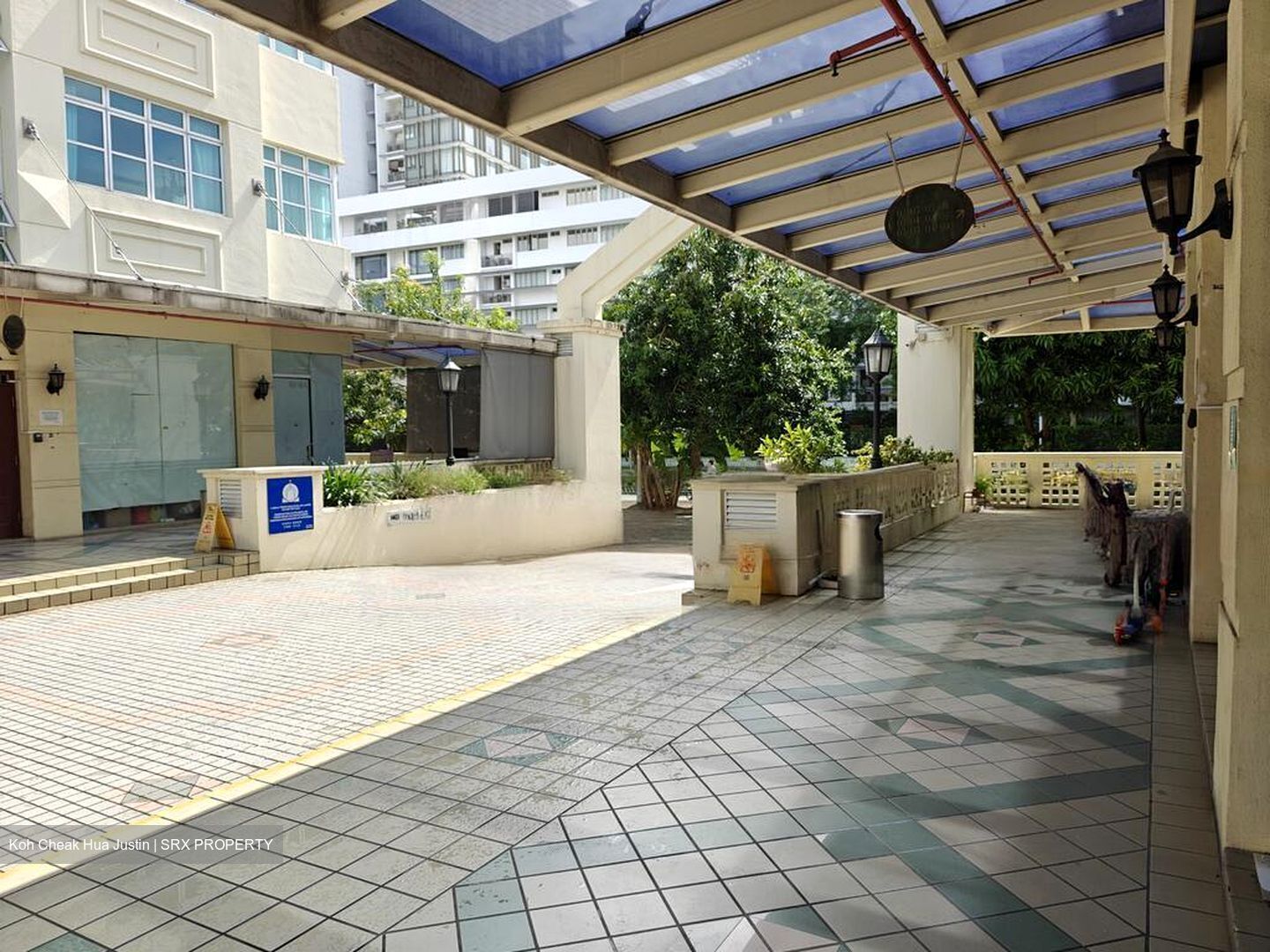 Kingston Terrace (D14), Retail #481528731